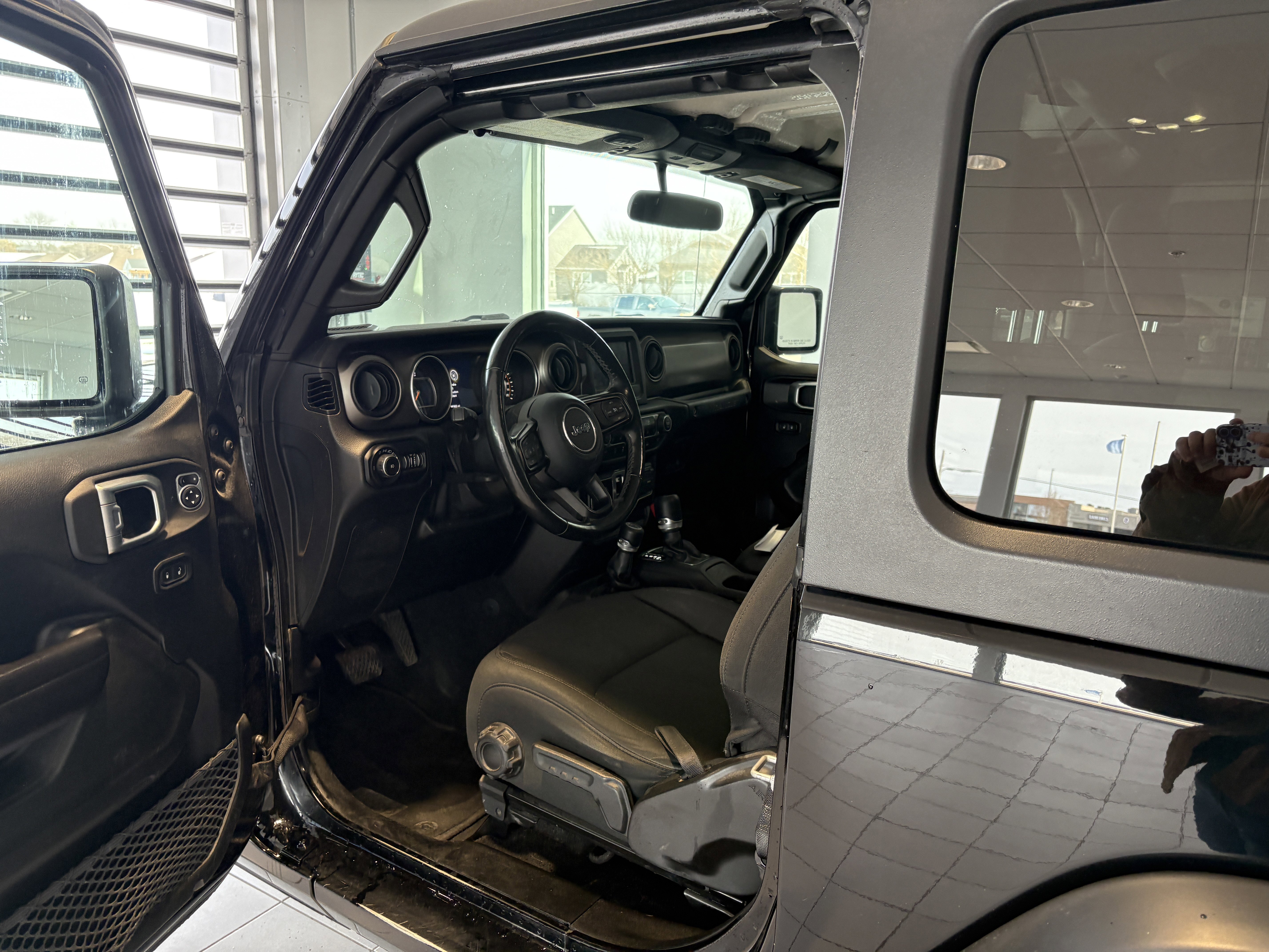 Used 2021 Jeep Wrangler Sport S image 9
