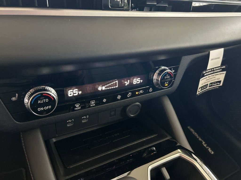 New 2026 Mitsubishi Outlander SE image 43