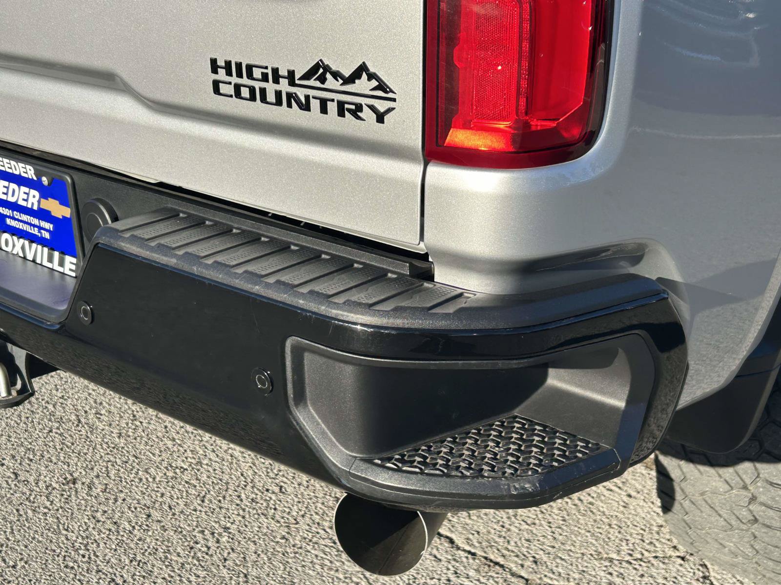 Used 2023 Chevrolet Silverado 2500 High Country w/ Z71 Off-Road Package AWD/4WD image 14