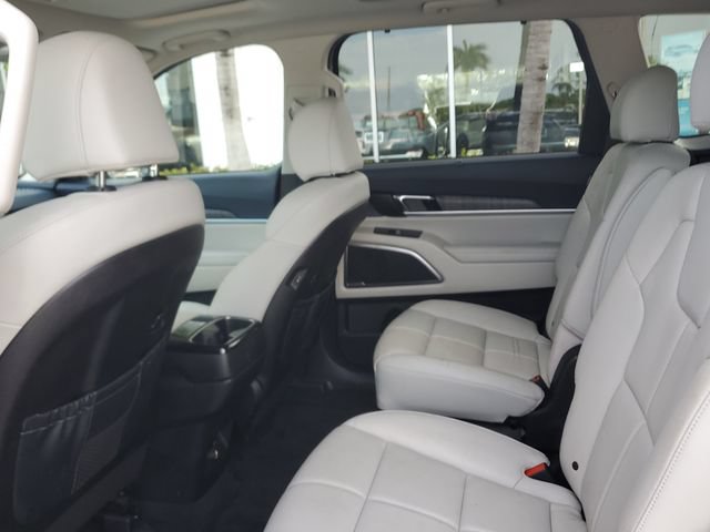 Used 2024 Kia Telluride EX w/ EX Captain's Chair Package FWD image 10