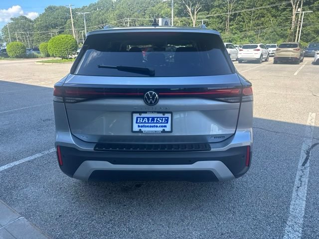 Used 2025 Volkswagen Tiguan SE AWD/4WD image 4