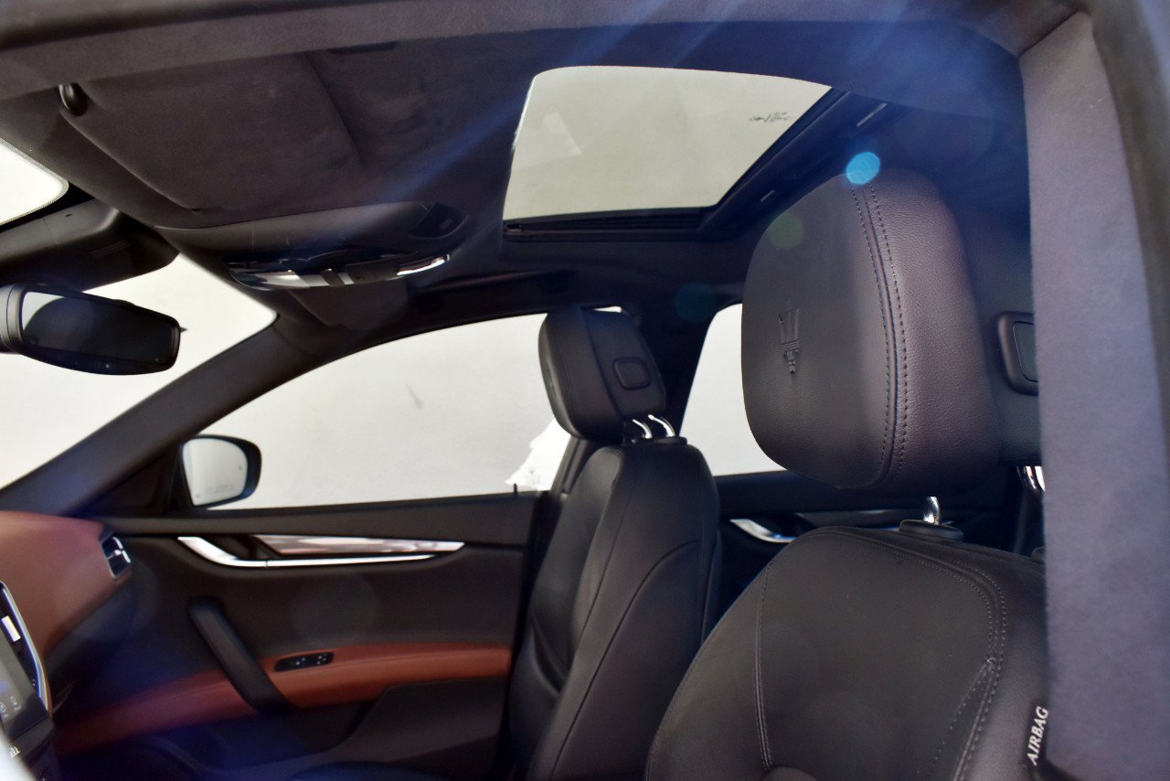 Used 2020 Maserati Ghibli RWD image 12