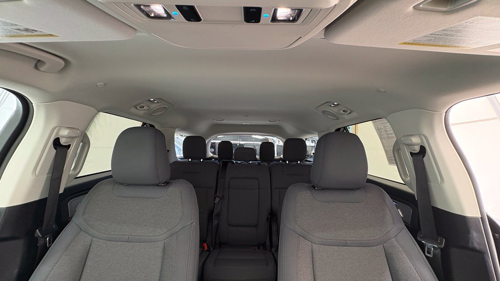Used 2025 Ford Explorer Active AWD/4WD image 42