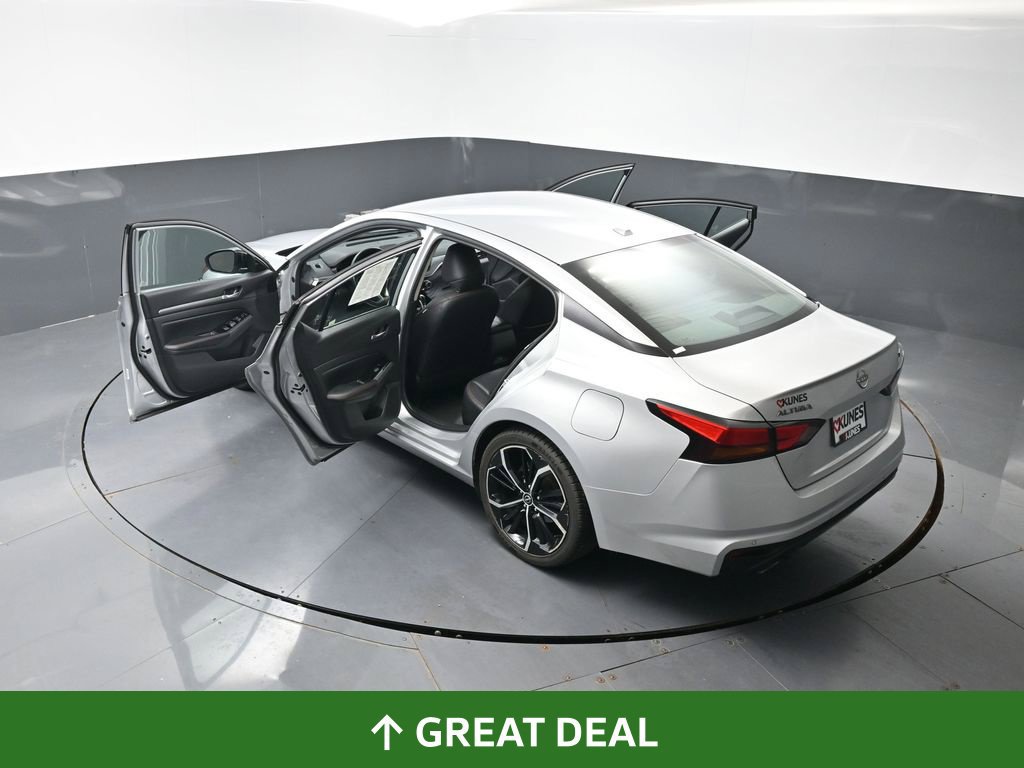 Used 2024 Nissan Altima 2.5 SR FWD image 60