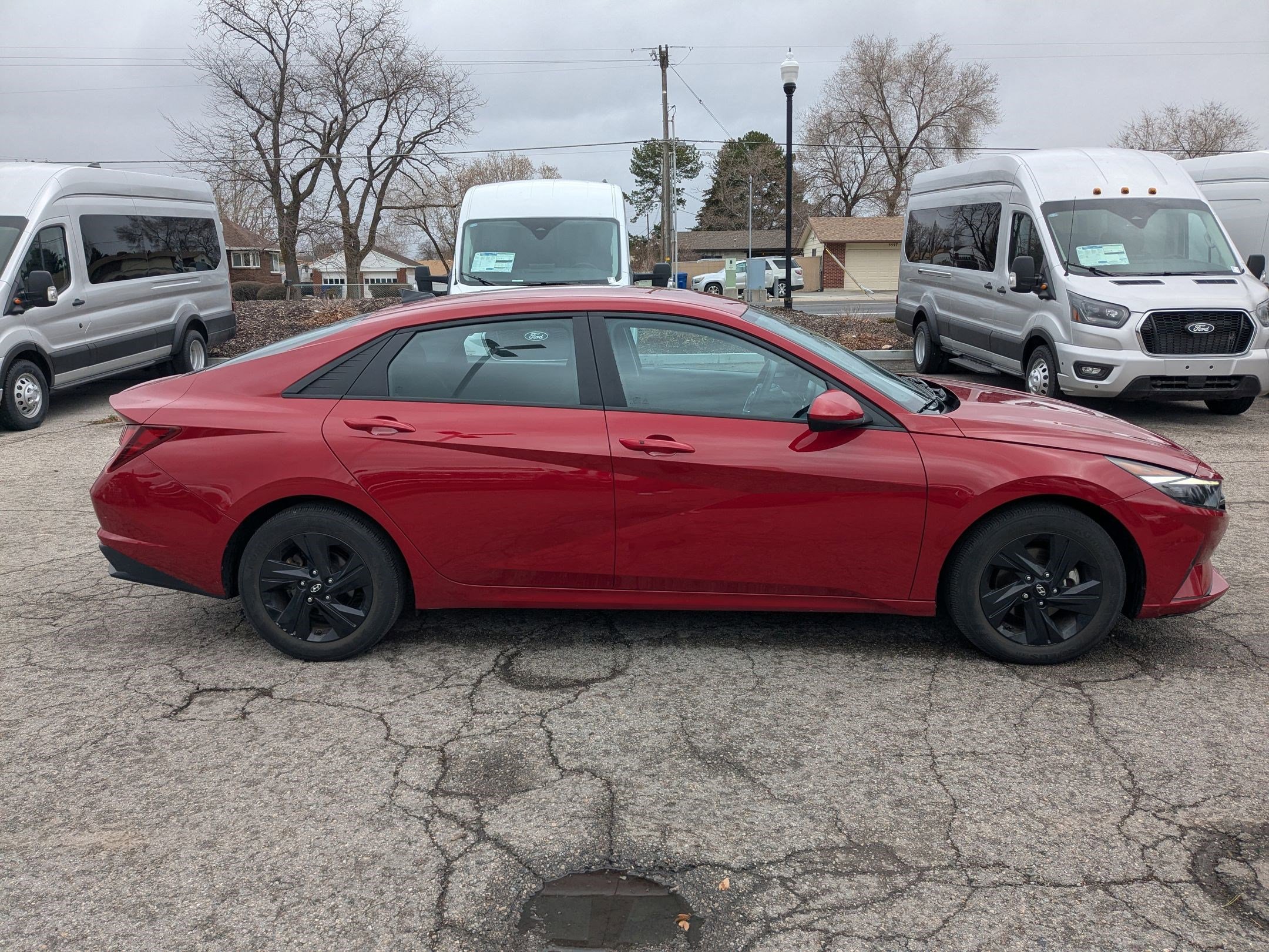 Used 2023 Hyundai Elantra SEL image 2