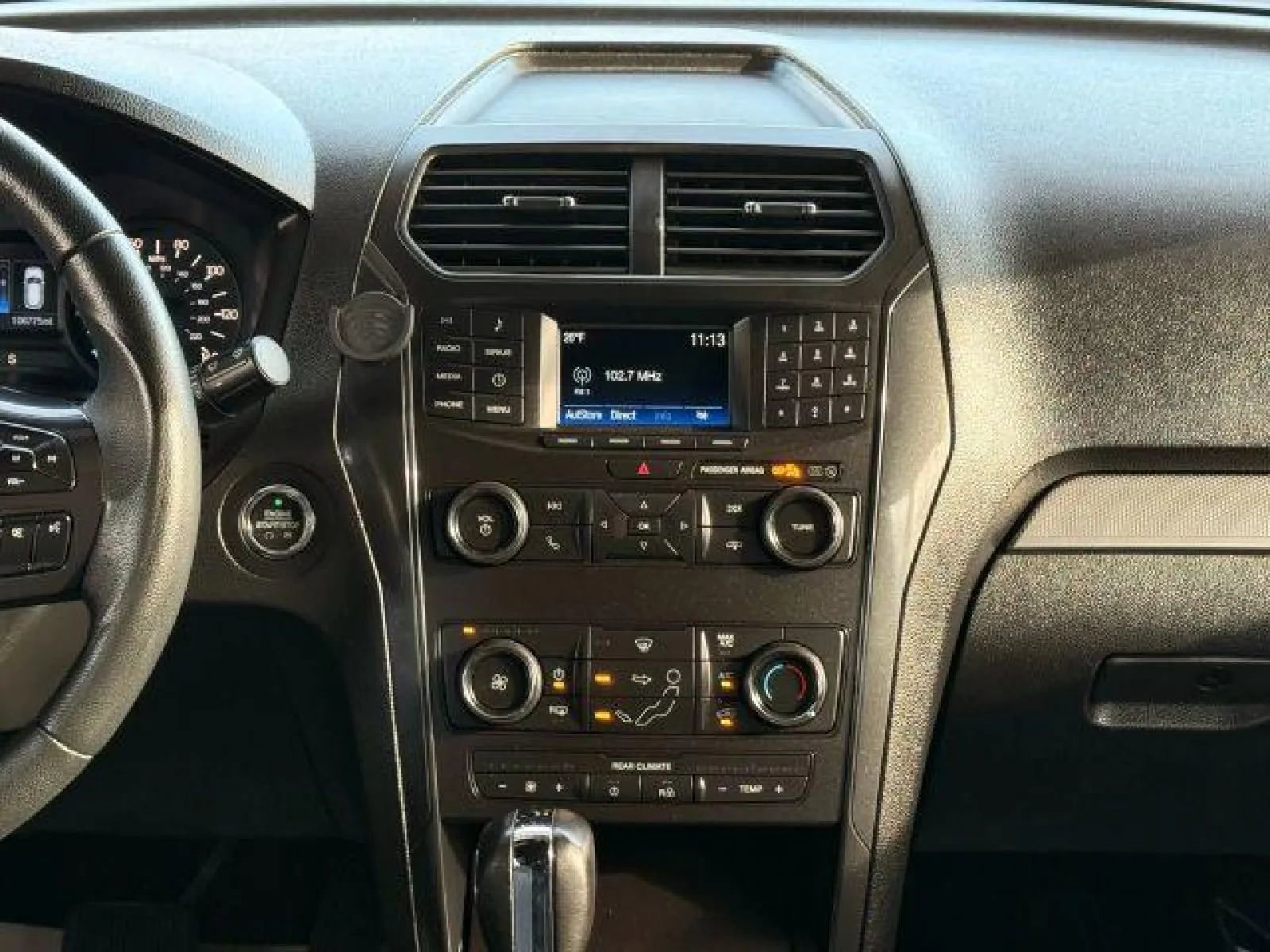 Used 2019 Ford Explorer XLT image 27