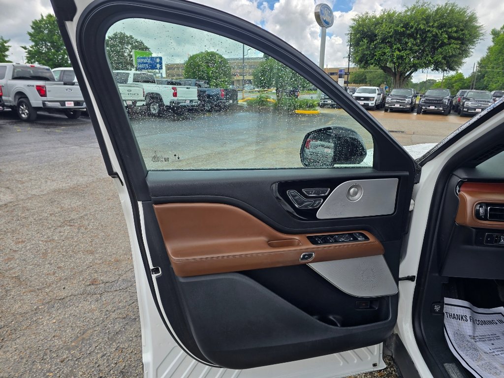 Used 2020 Lincoln Aviator Reserve w/ Equipment Group 202A AWD/4WD image 15