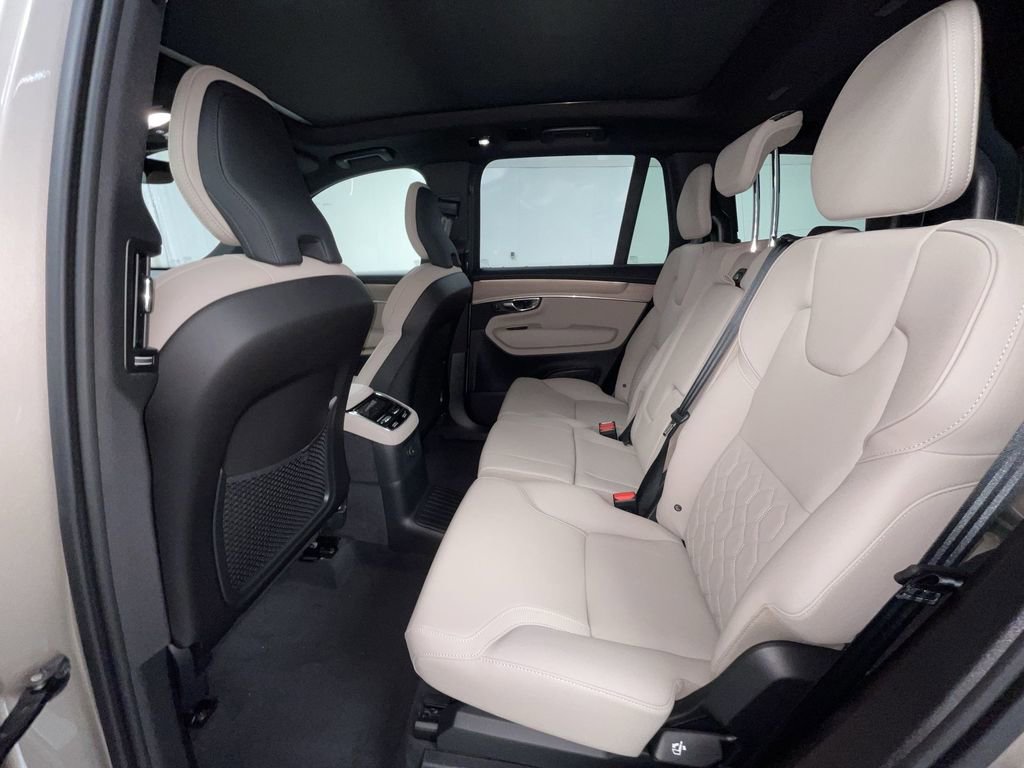 New 2026 Volvo XC90 T8 Plus image 5