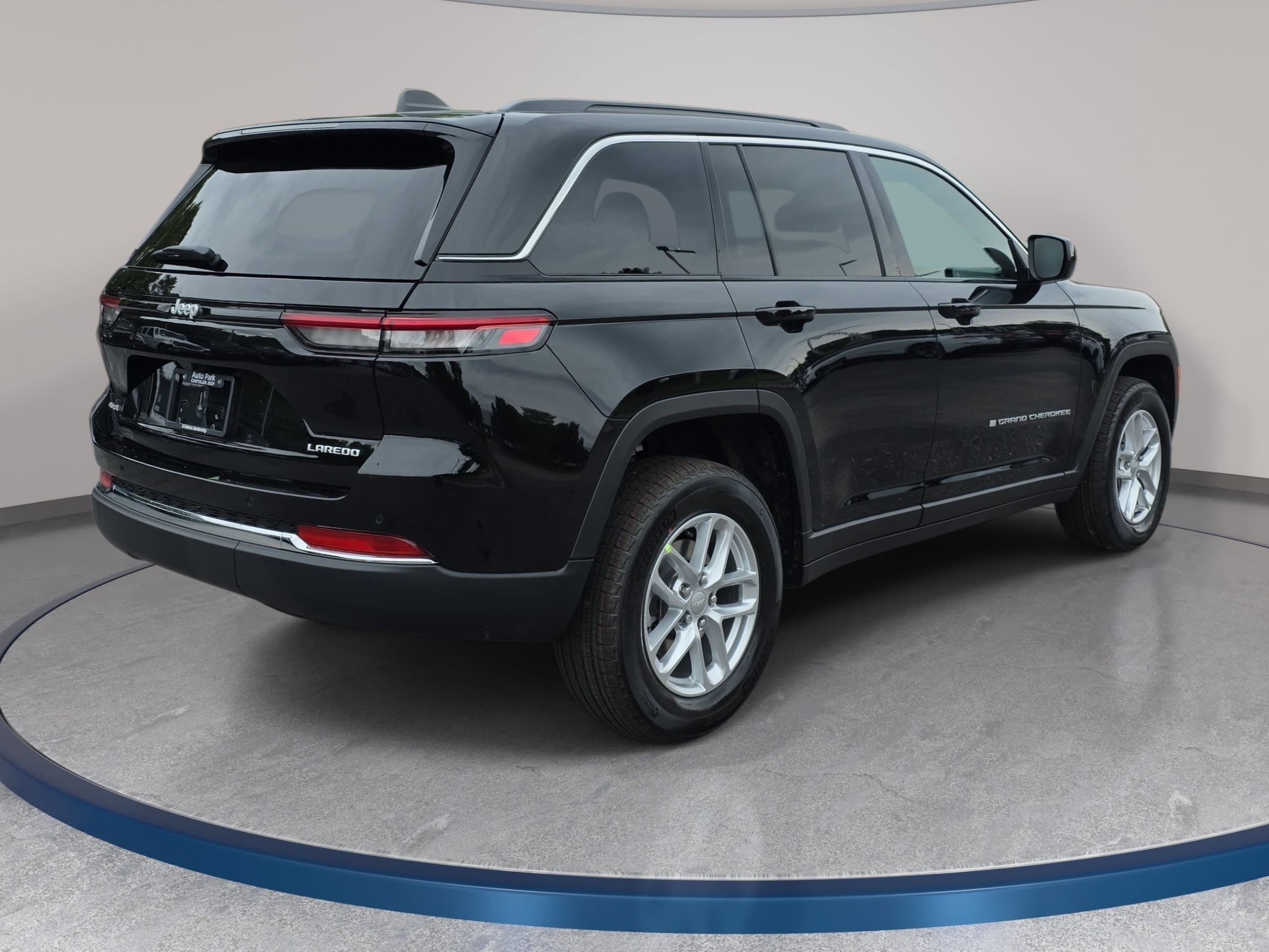 New 2026 Jeep Grand Cherokee Laredo X AWD/4WD image 5