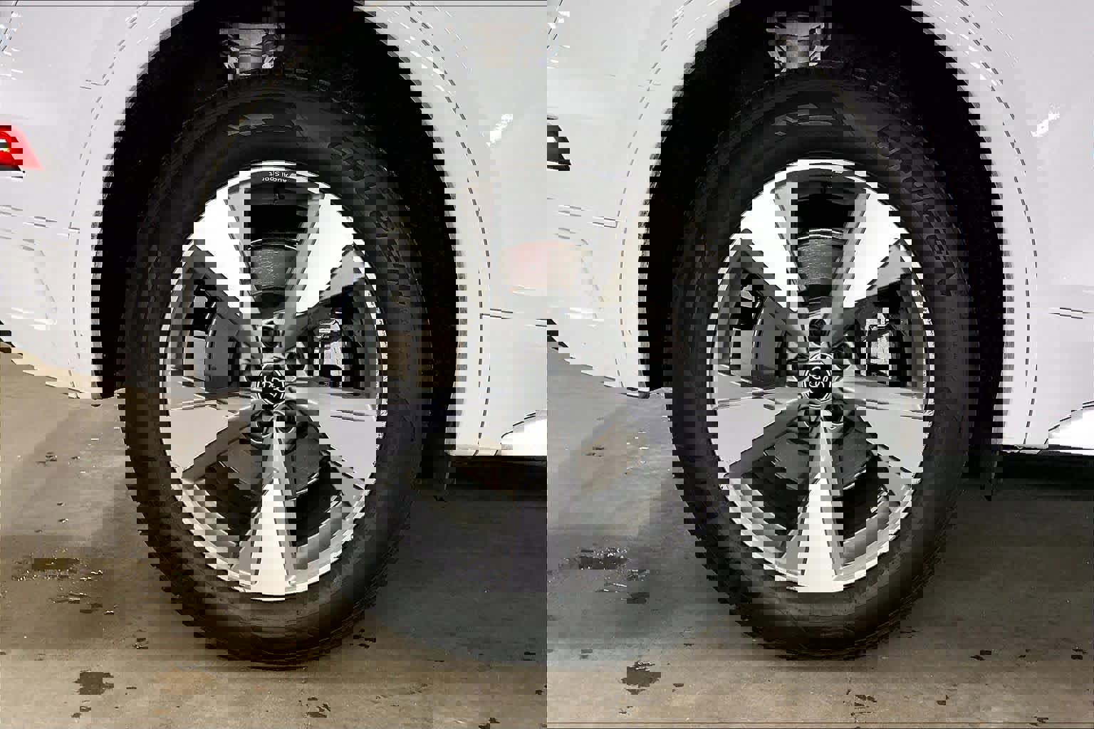 Used 2023 Audi Q5 Premium w/ Convenience Package image 12