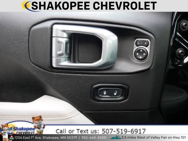 Used 2023 Jeep Gladiator Overland image 11