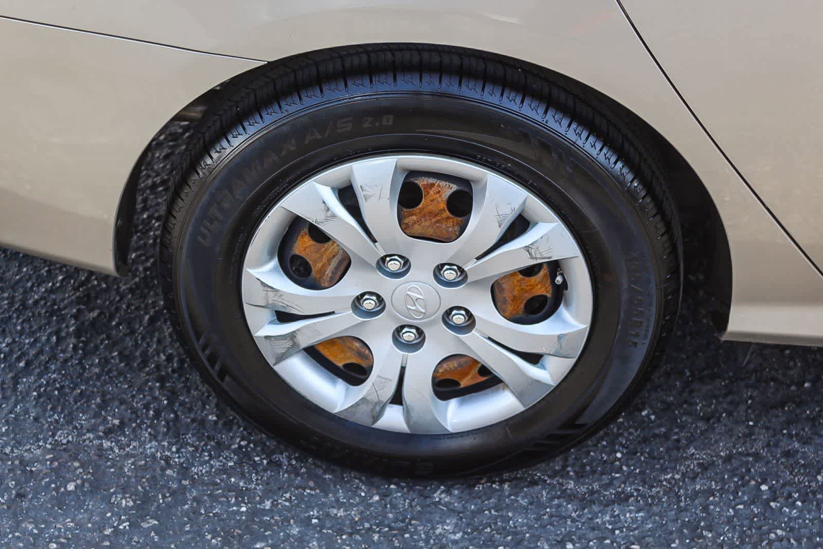 Used 2010 Hyundai Elantra GLS image 10
