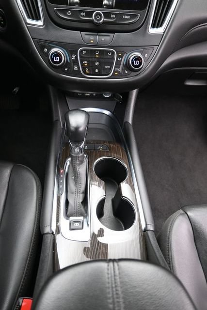 Used 2024 Chevrolet Malibu LT FWD image 15
