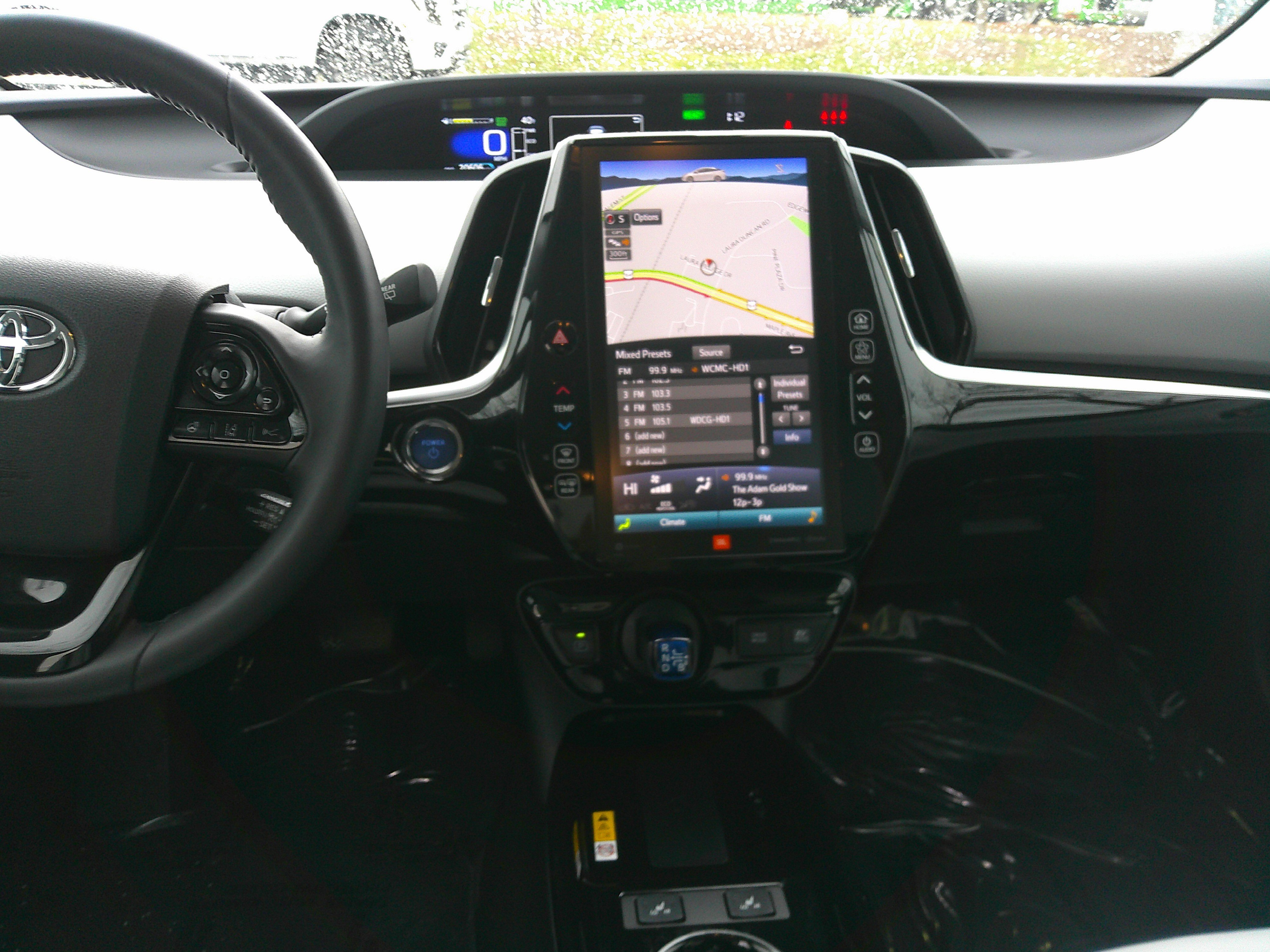 Used 2020 Toyota Prius Limited image 31