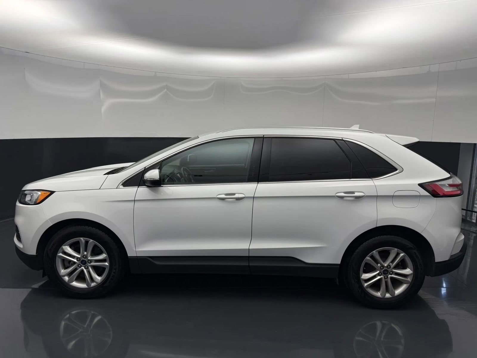 Used 2019 Ford Edge SEL w/ Equipment Group 201A AWD/4WD image 9
