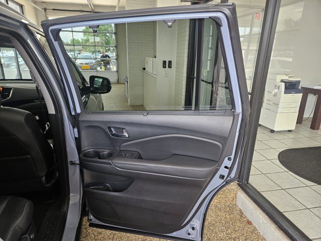 Used 2022 Honda Pilot Touring image 16