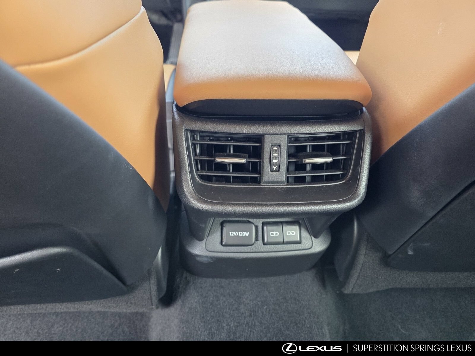 Used 2024 Lexus ES 300h w/ Accessory Package (Z2) FWD image 28