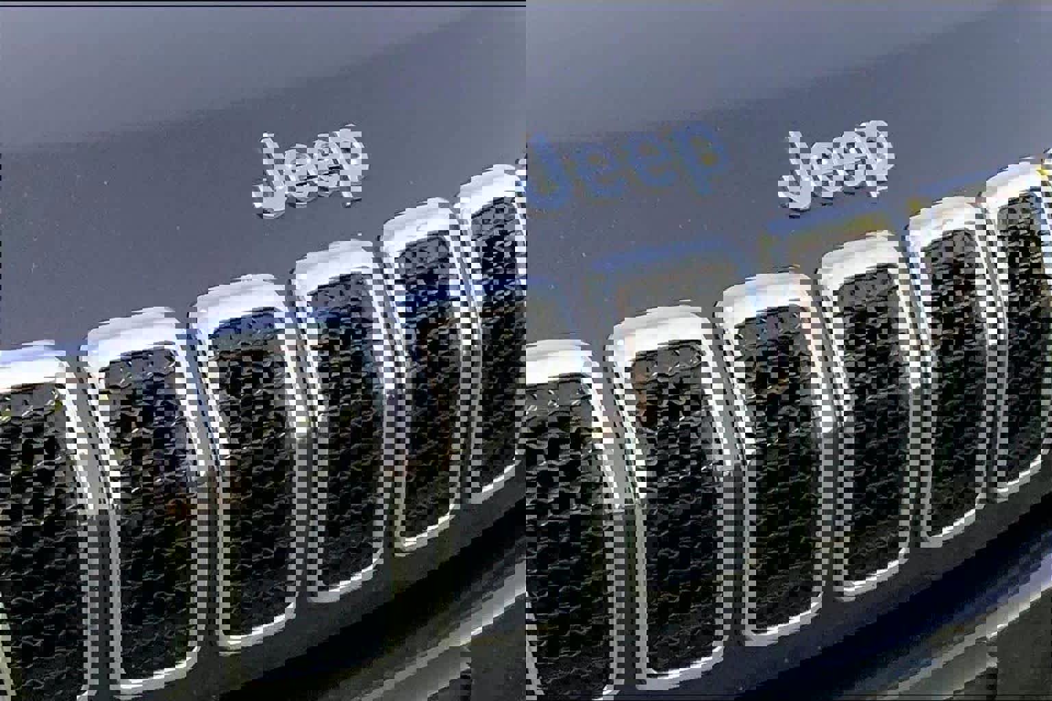 Used 2020 Jeep Cherokee Latitude Lux w/ Comfort/Convenience Group image 28