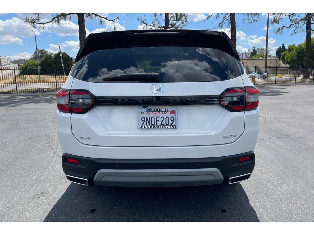 Certified 2025 Honda Pilot Elite image 4