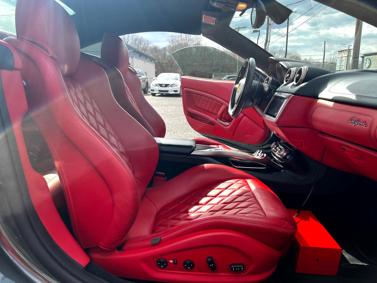 Used 2012 Ferrari California image 28