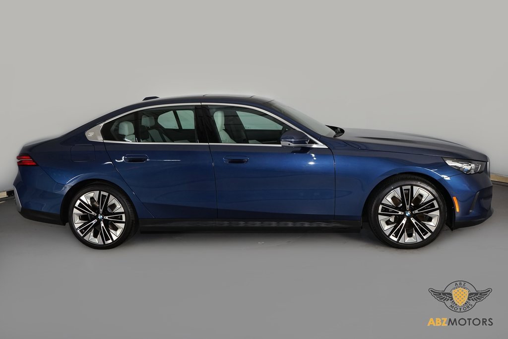 Used 2025 BMW 530i image 4