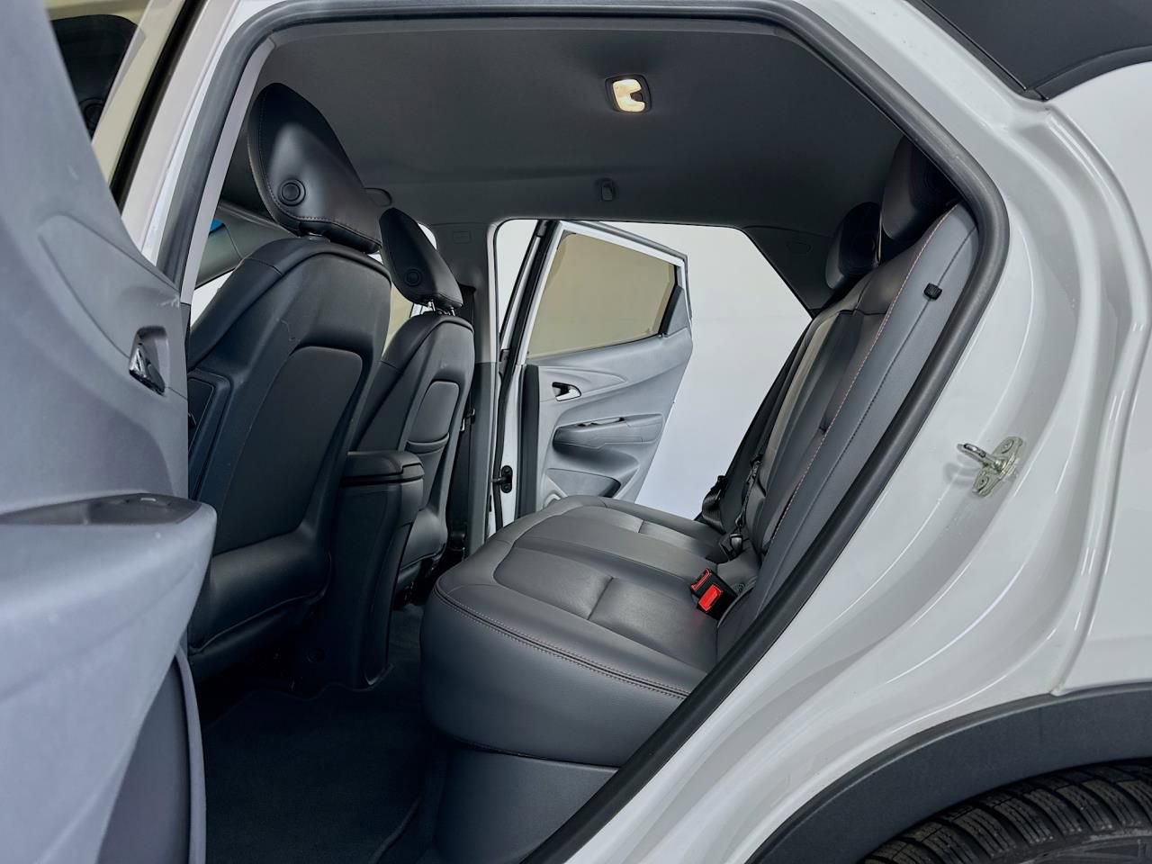 Used 2017 Chevrolet Bolt Premier image 30