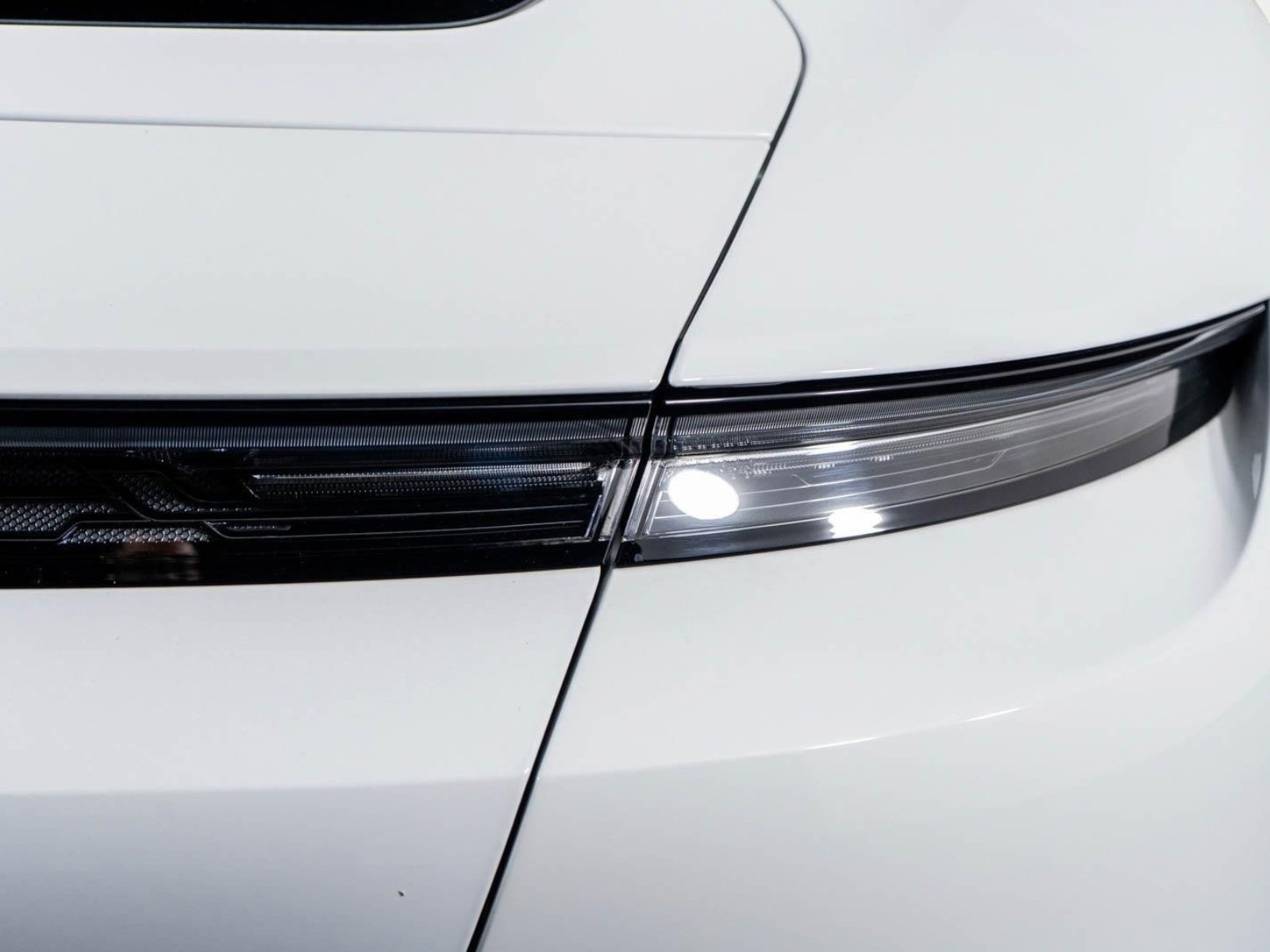 Used 2024 Porsche Taycan GTS w/ Premium Package (P6U) image 20