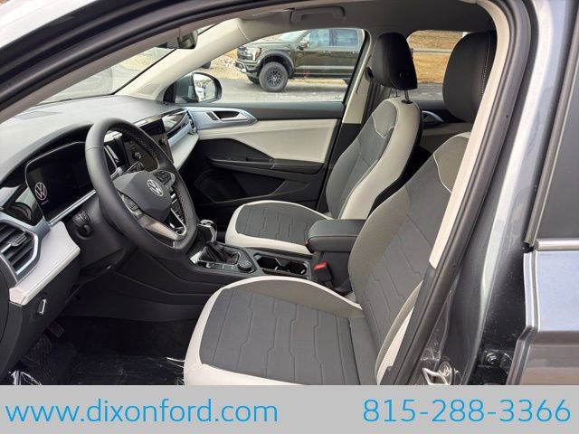 New 2026 Volkswagen Taos SE image 9