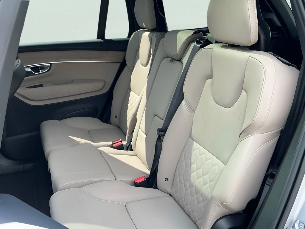 Used 2025 Volvo XC90 B6 Plus image 26