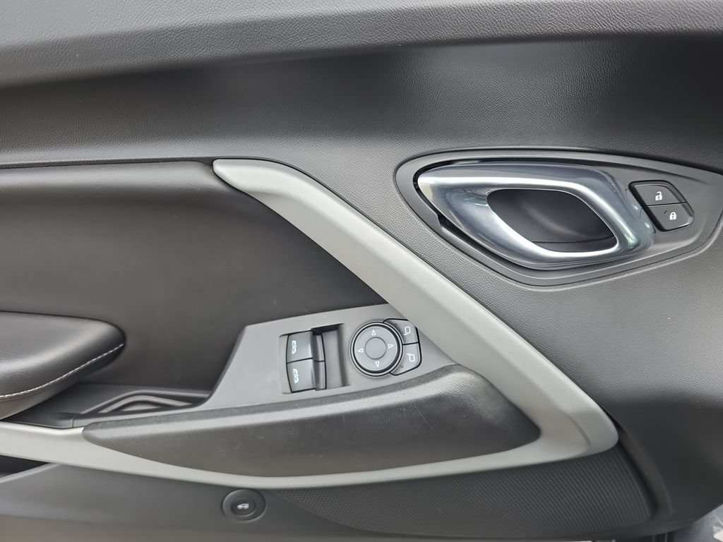Used 2018 Chevrolet Camaro SS RWD image 20
