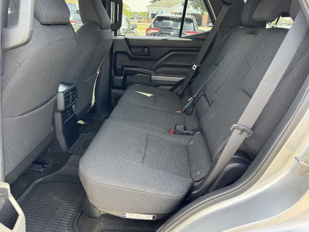 Certified 2025 Toyota 4Runner SR5 AWD/4WD image 17