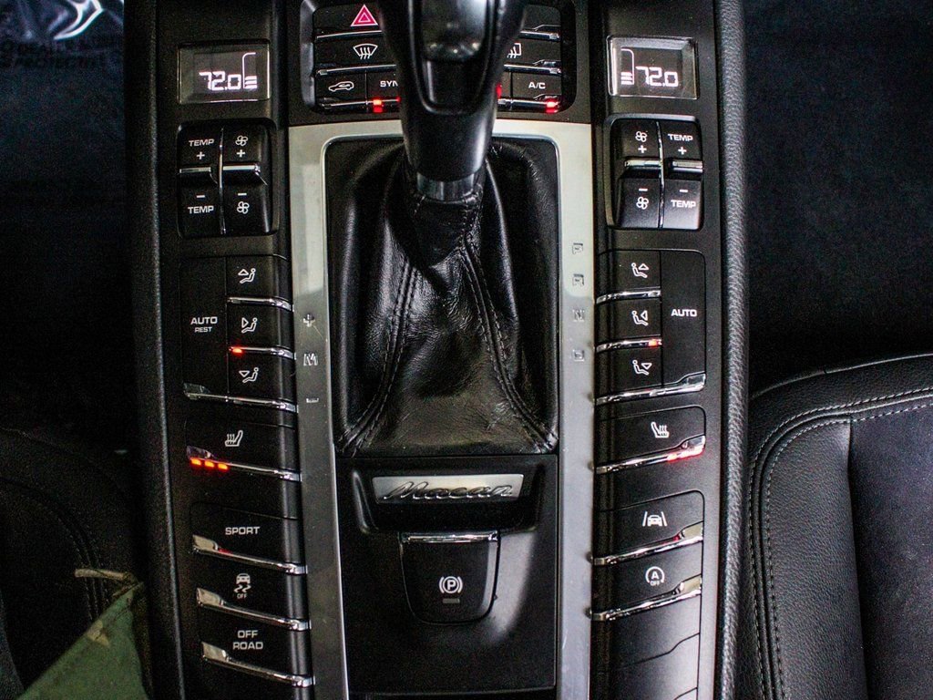 Used 2020 Porsche Macan image 23