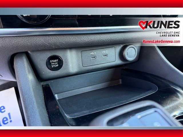 Used 2024 Nissan Rogue S image 31