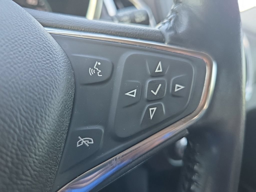 Used 2020 Chevrolet Equinox LT w/ Sport Edition FWD image 34