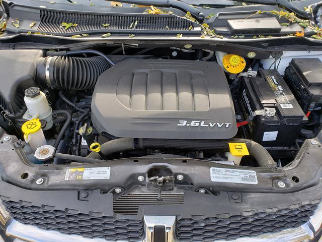 Used 2016 Dodge Grand Caravan SXT w/ Rear Park Assist Package FWD image 26