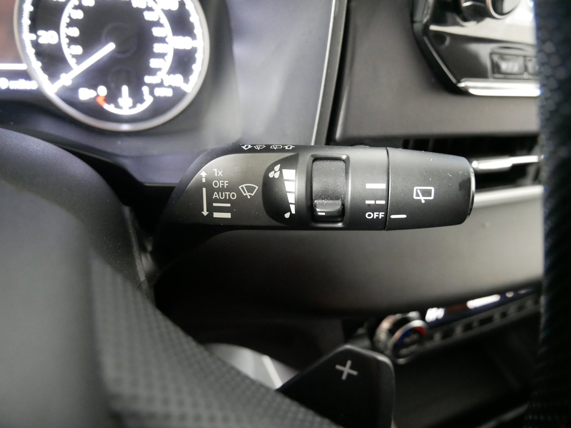 Used 2024 Mitsubishi Outlander SE image 31