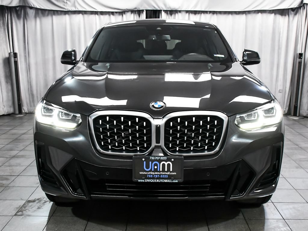 Used 2025 BMW X4 xDrive30i AWD/4WD image 2