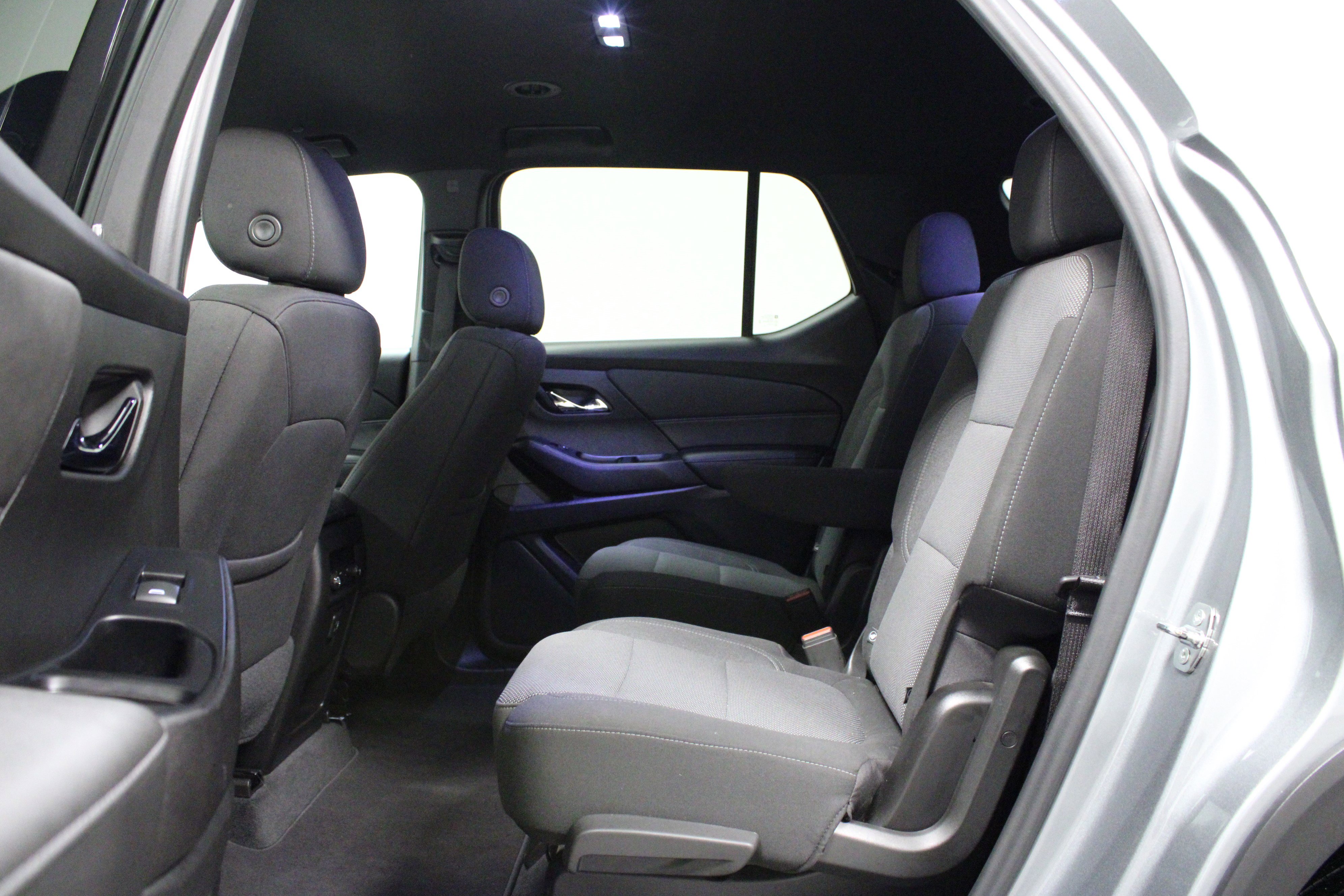 Used 2023 Chevrolet Traverse LT image 13