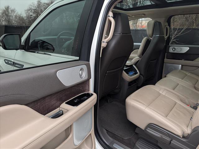 Used 2022 Lincoln Navigator Reserve image 29
