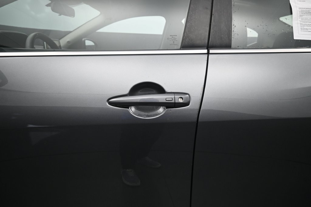 Used 2025 Nissan Sentra SV FWD image 13