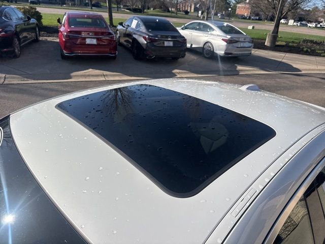 Used 2025 BMW i4 eDrive40 image 10