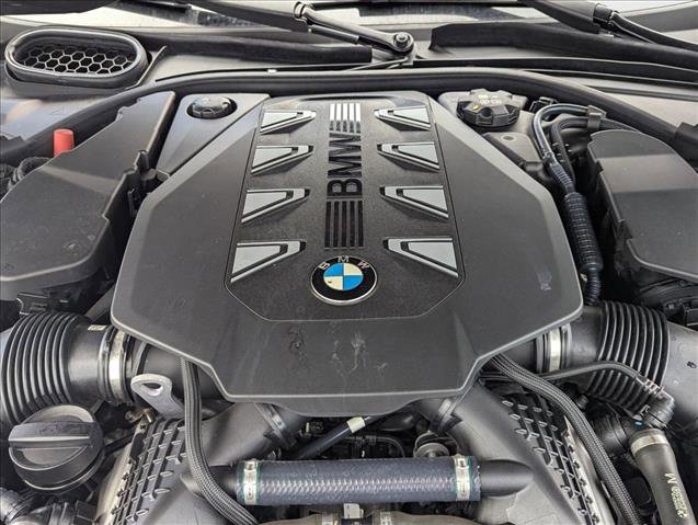 Used 2023 BMW 760i xDrive image 24