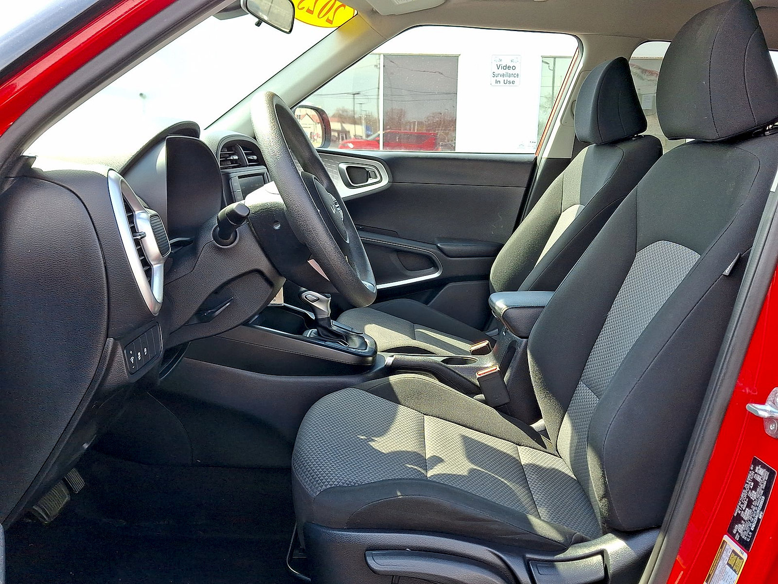 Used 2023 Kia Soul LX w/ LX Technology Package FWD image 11