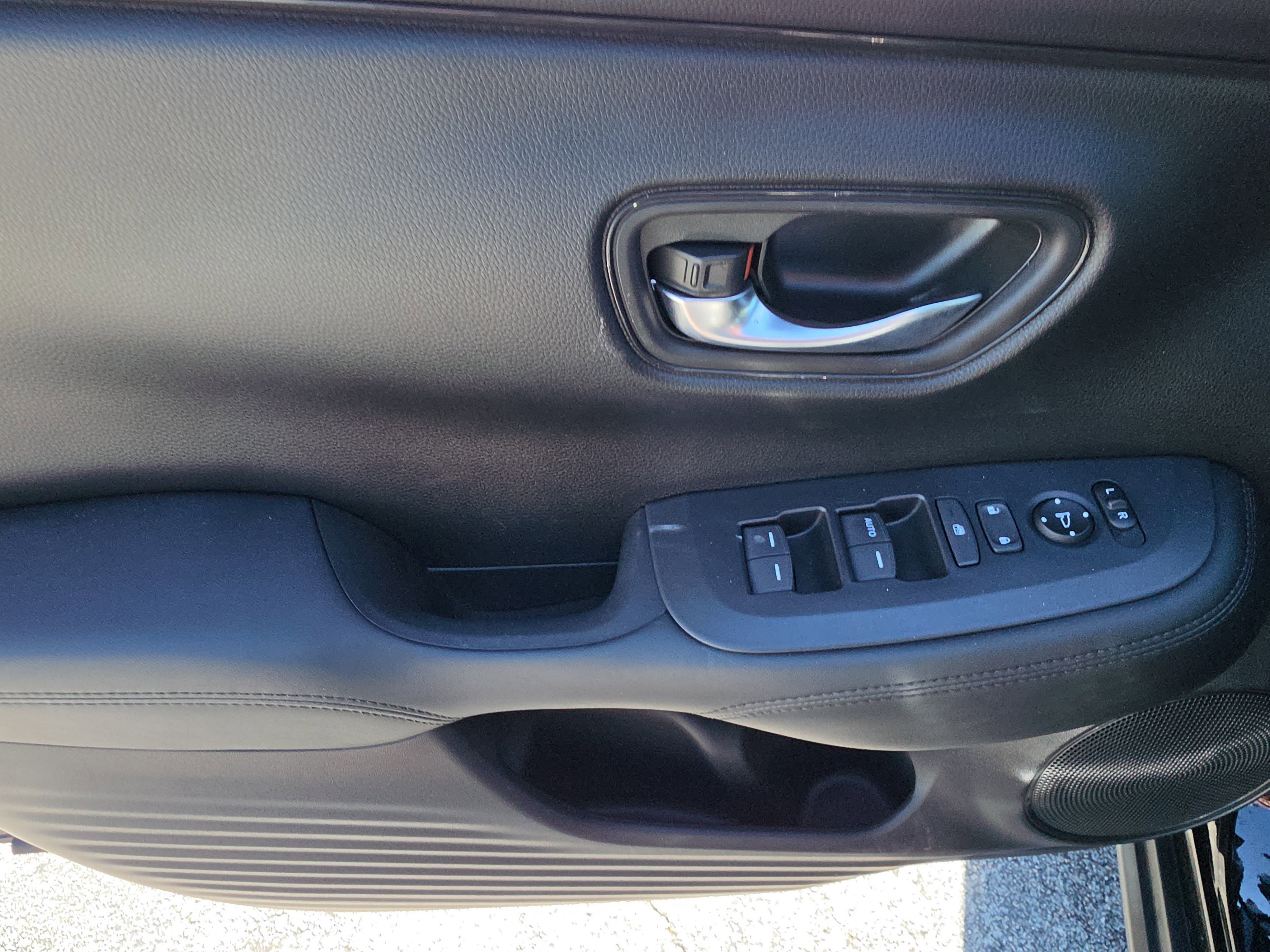 Certified 2023 Honda HR-V LX image 15