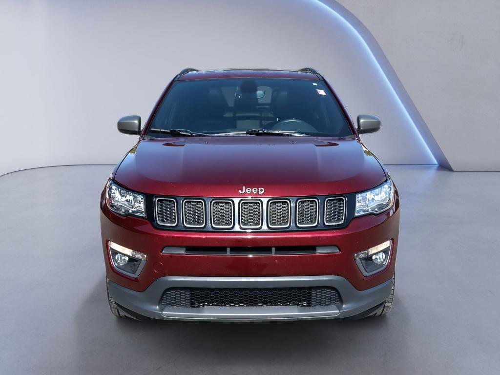Used 2021 Jeep Compass Latitude w/ Sun and Sound Group AWD/4WD image 9
