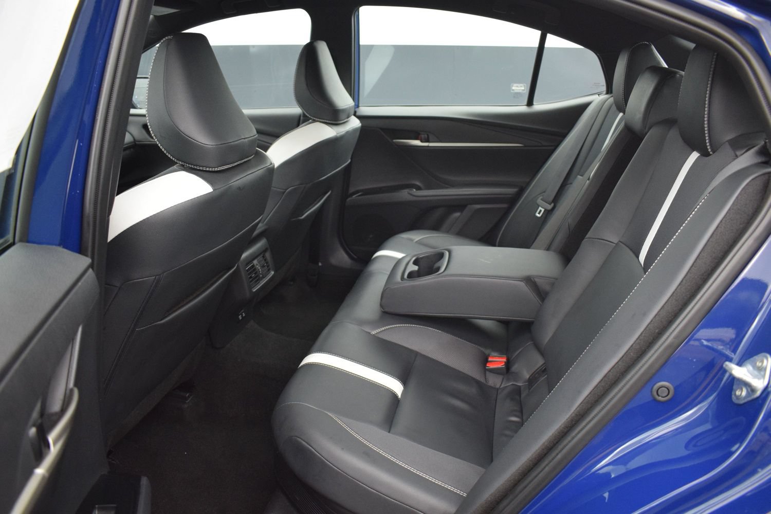 Used 2025 Toyota Camry SE FWD image 12