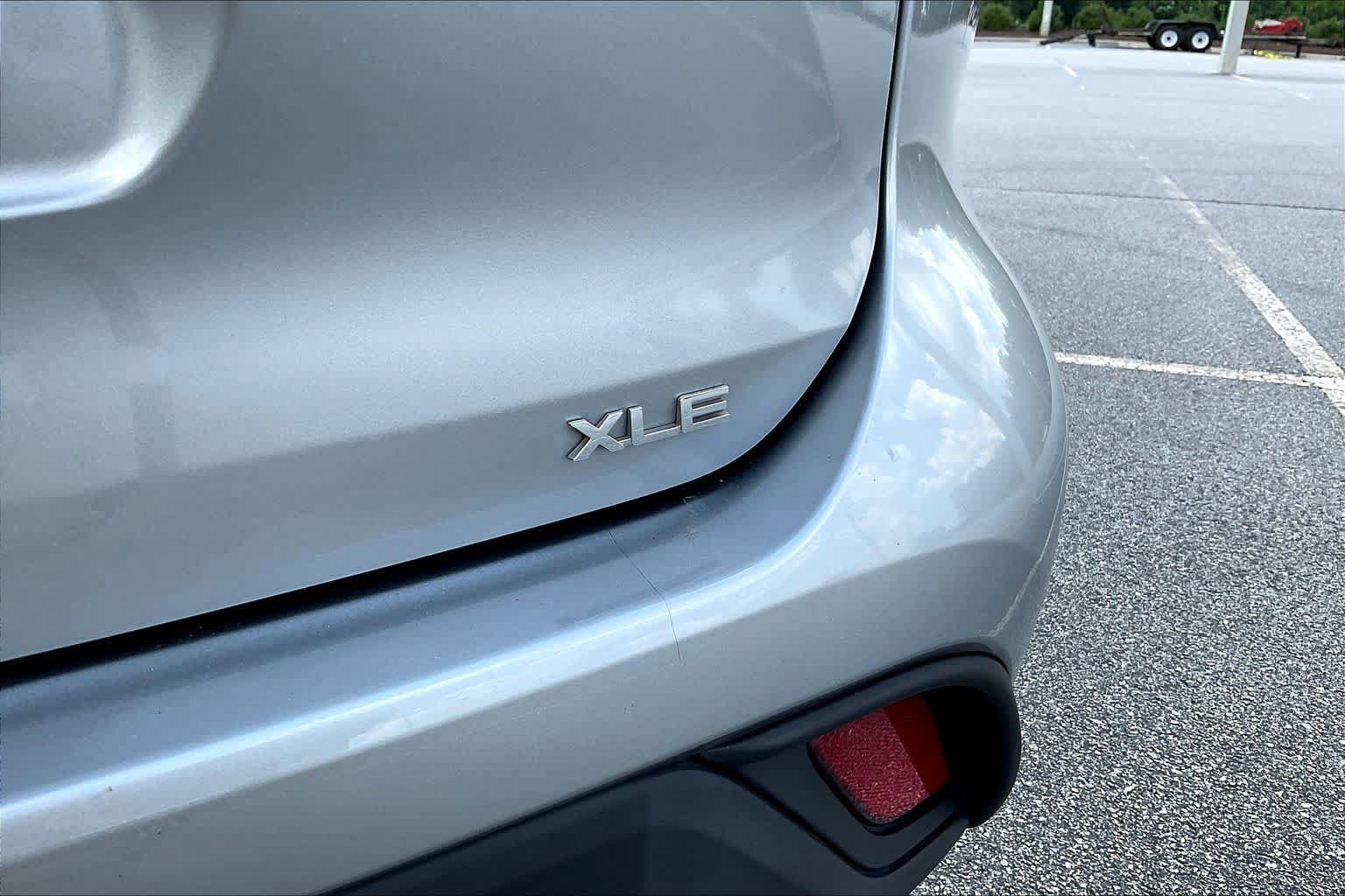 Used 2023 Toyota Highlander XLE FWD image 10