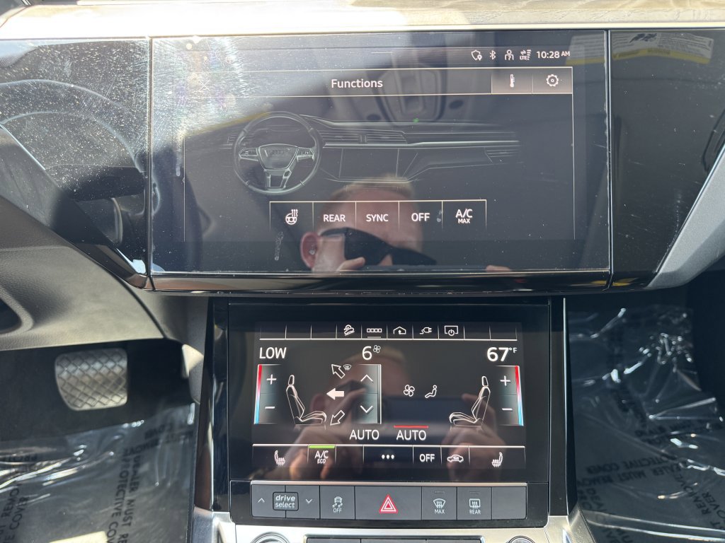 Used 2022 Audi e-tron Premium AWD/4WD image 27