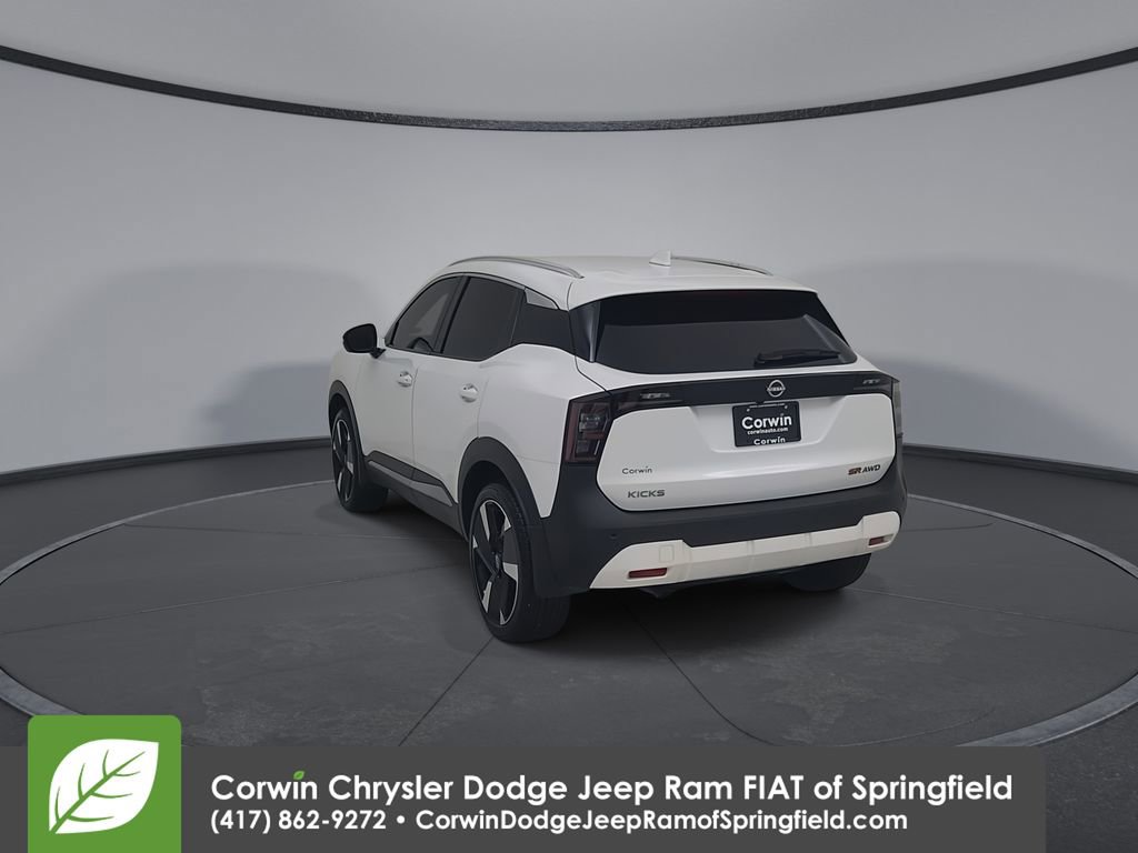 Used 2025 Nissan Kicks SR w/ Illumination Package image 10