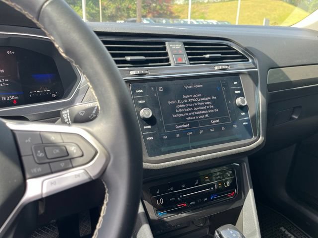 Used 2023 Volkswagen Tiguan SE FWD image 22